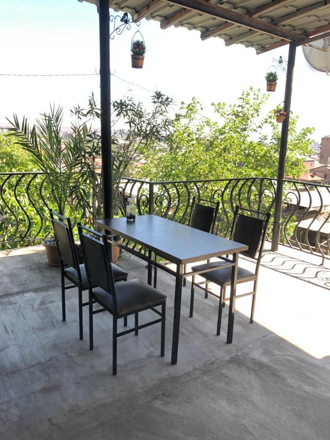 Goodhouse Apartment Yerevan Bagian luar foto
