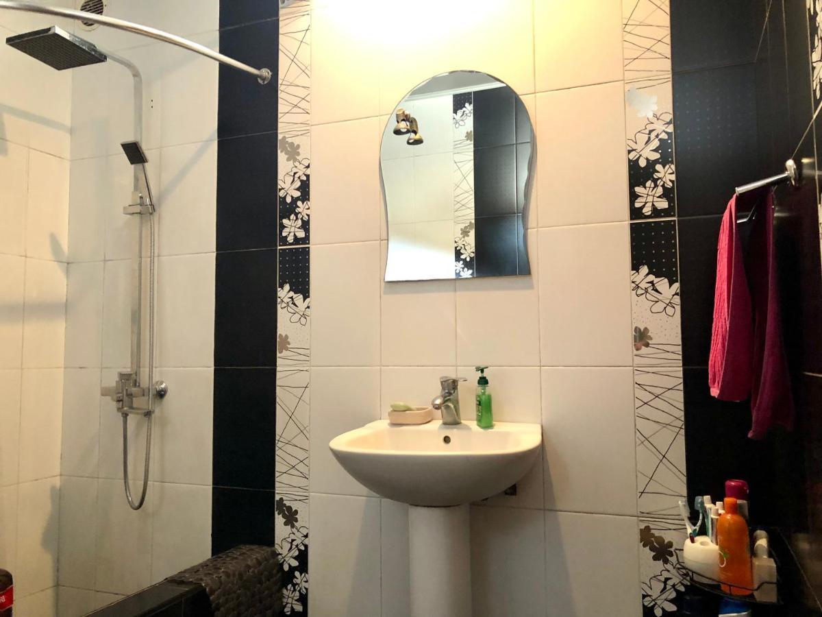 Goodhouse Apartment Yerevan Bagian luar foto