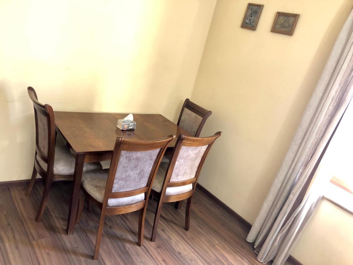 Goodhouse Apartment Yerevan Bagian luar foto