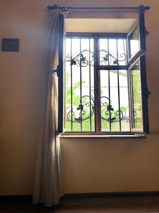 Goodhouse Apartment Yerevan Bagian luar foto
