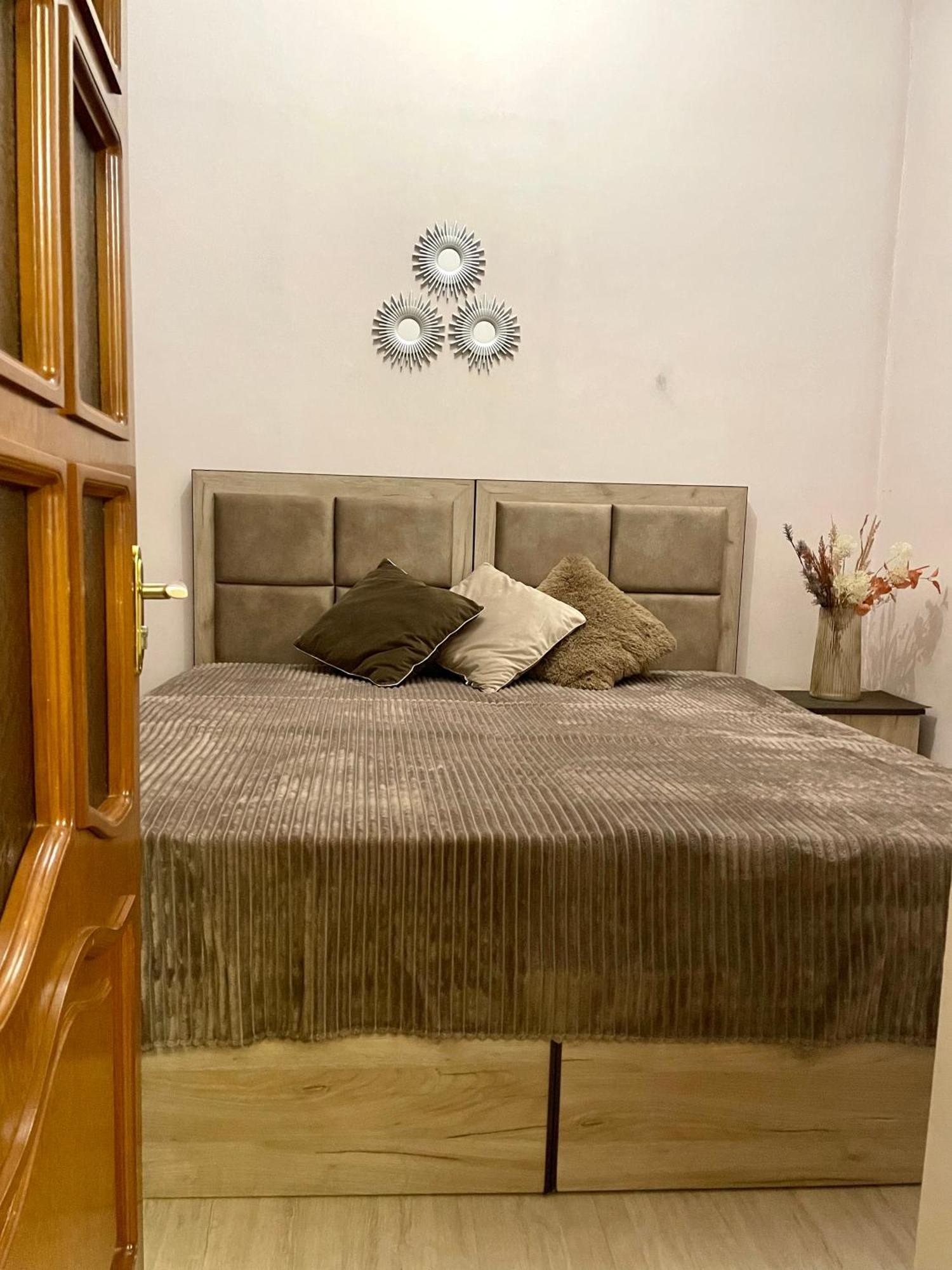Goodhouse Apartment Yerevan Bagian luar foto